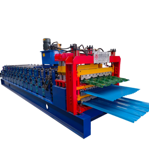 Fully automatic three-layer roofing panel roll for